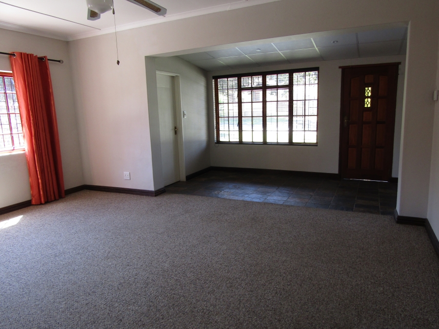 3 Bedroom Property for Sale in Humansdorp Eastern Cape
